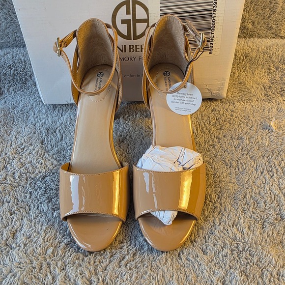 Giani Bernini Clarrice Dark‎ Nude Patent Ankle Strap Heels Sandals Size 9M New - Picture 5 of 9